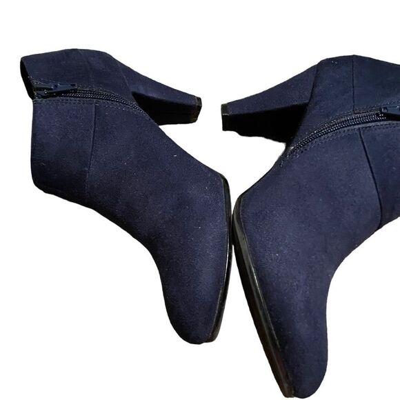 X Appeal size 39 (USA size 8) heeled bootie navy excellent condition see pics - Picture 2 of 4